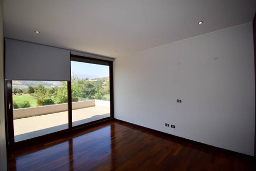 Casa Mediterranea En Exclusivo Condominio Cod.061