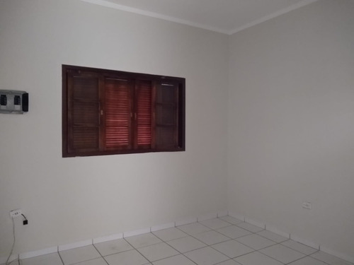 Imagem 6 de 13 de Casa Em Mongaguá Com Amplo Quintal Nos Fundos! Ref.: 8717 E