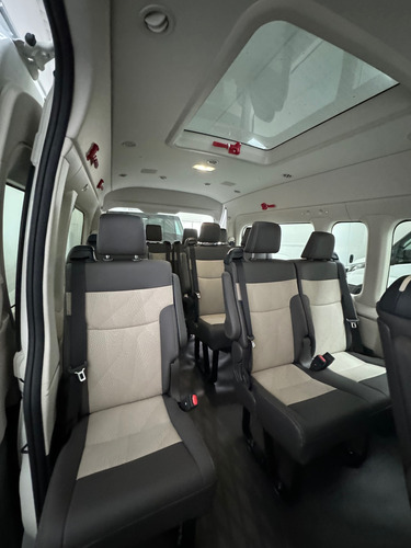 Toyota Hiace 2.8 Tdi Commuter 6at 14a