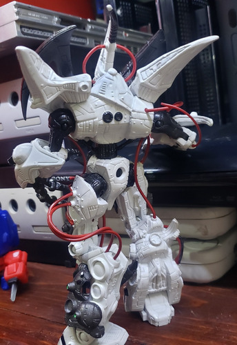 Cyber Spawn Renacer Figura (Usado)