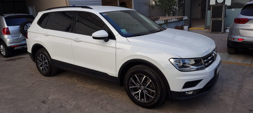 Imagen 4 de 22 de Volkswagen Tiguan Trendline 2018 1.4t 3 Filas La Mejor Us