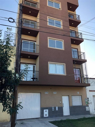 Imagen 1 de 12 de Depto 2 Amb - 4° Piso Fte - Con Balcón - Ascensor