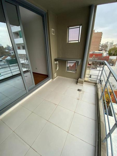 Venta- A Estrenar- Monoambiente Divisible De 43 M2- Piscina- Laundry -macrocentro-medicina
