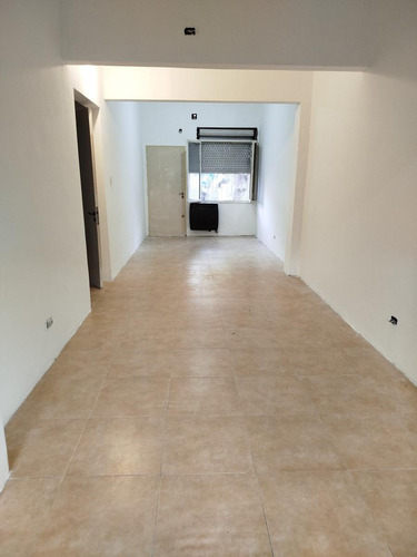 Alquiler De Casa 3 En El Palomar Con Cochera Y Fondo Libre M. Buen Estado