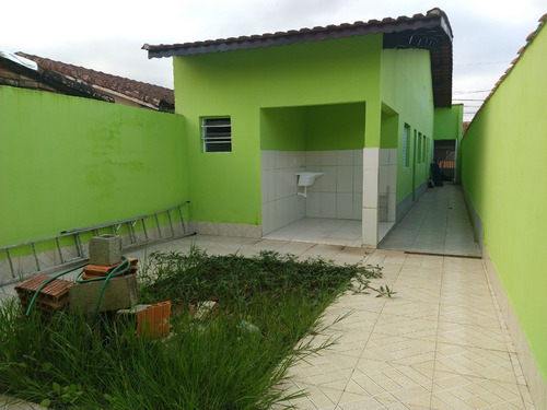 Imagem 3 de 14 de Casa Em Mongaguá , Casa Nova Com Quintal Espaçoso .