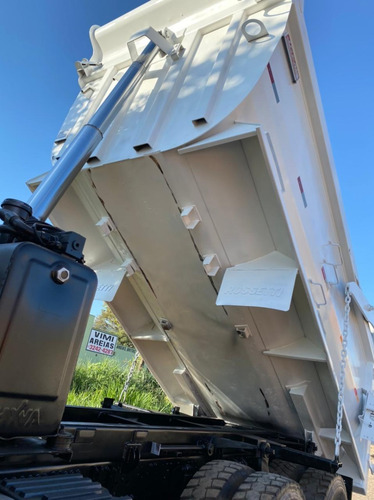 Imagem 4 de 15 de Mercedes-benz Axor 4144 6x4 Caçamba Basculante Traçado