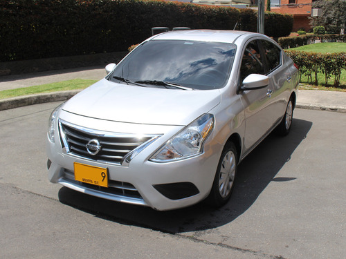 Nissan Versa 1.6 Sense