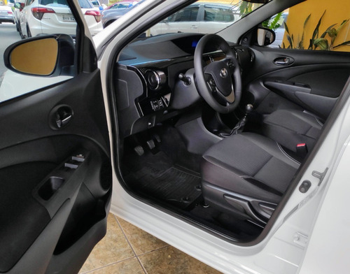 Imagem 12 de 15 de Toyota Etios Xs 1.5 Flex Completo