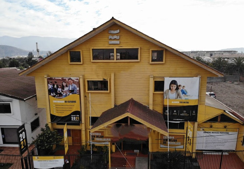 Gran Edificio Con Immportante Terreno 