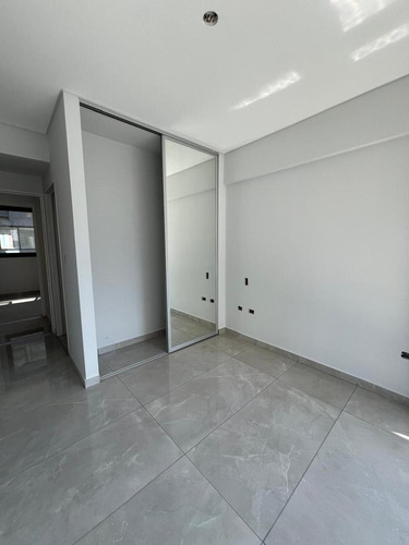 Departamento De 3 Ambientes A Estrenar En Flores. Full Amenities Premium