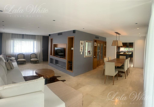 Imagen 2 de 30 de Venta - Casa En Saint Thomas Este