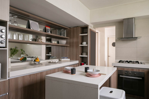 En Pasaje, Bellamente Remodelado, Dpto Tipo Casa