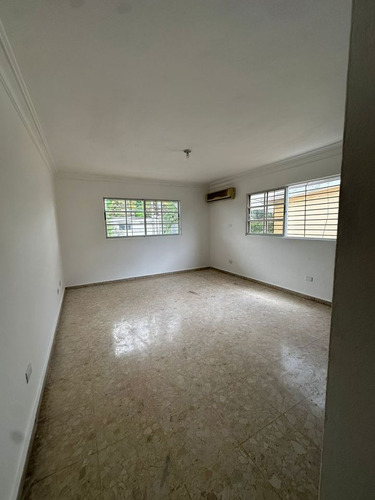 Casa En Alquiler En La Castellana, Santo Domingo D.n.