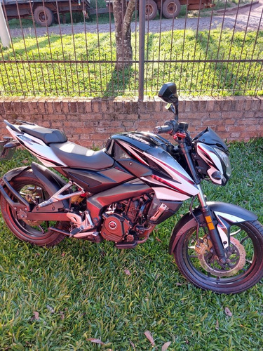 Imagen 4 de 15 de Bajaj Rouser Ns 200