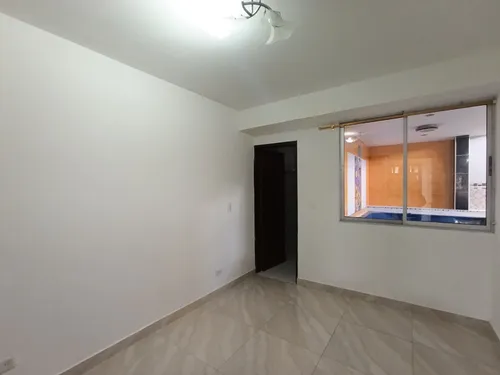 Casa En Venta En Prados Del Este. Cod V30246