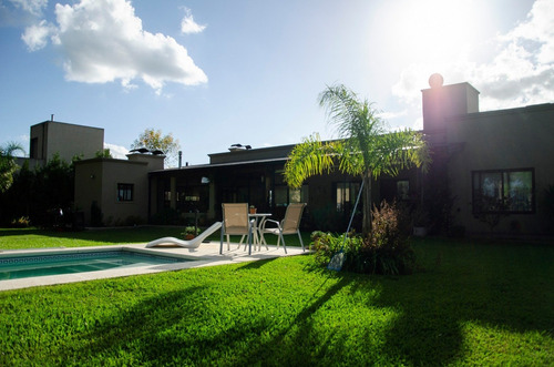 Imagen 6 de 22 de Casa A La Venta Venta - La Elina - Comarcas De Luján - 5 Ambientes - Pileta