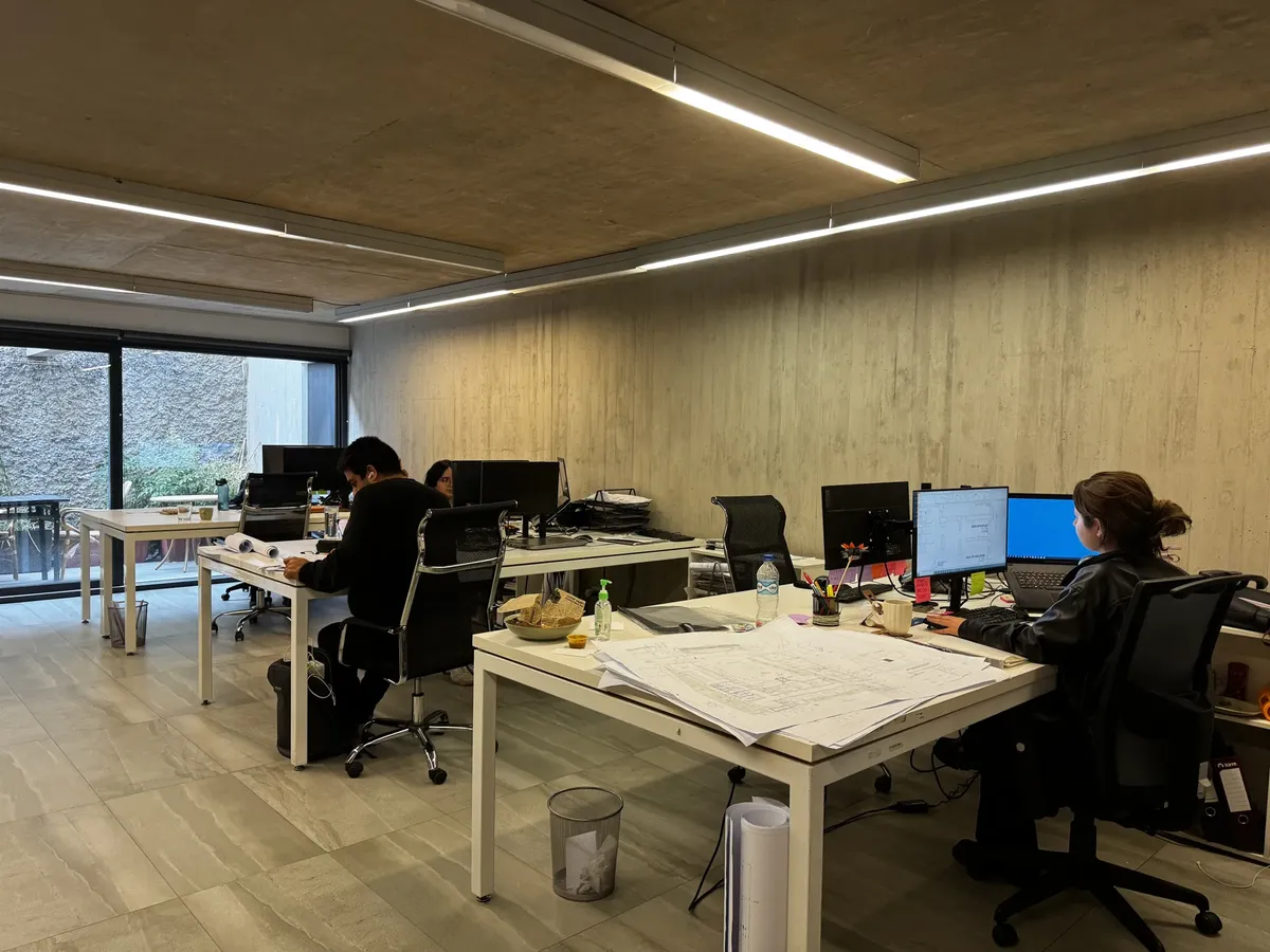 Imagen 2 de 30 de Casa Moderna De Diseño De Autor, Construida De Cero En 2018