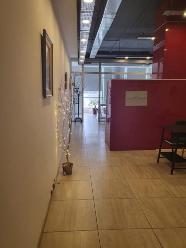 Imagen 3 de 14 de Impecable Oficina En Amaneceres Office!!! Uno De Los Edificios Mas Buscados De Canning!!!