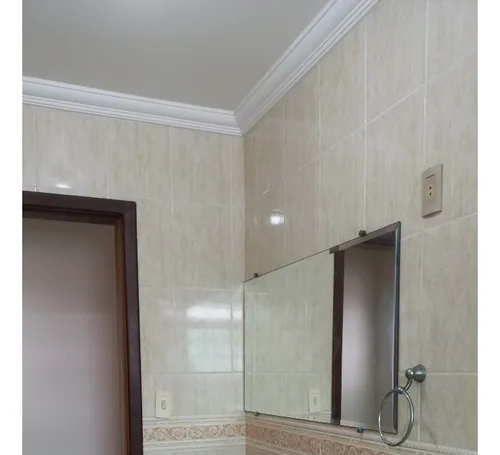 Casa Grande E Espaçosa Com Terraço E Churrasqueira Com Ótima Localização