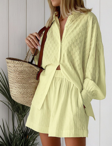 Elegante Conjunto De Pantalones Cortos Con Mangas Abullonada
