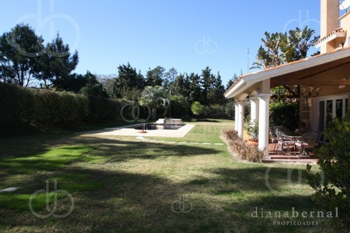 Imagen 20 de 29 de Punta Del Este, Beverly Hills , Residencia De 4 Dormitorios Y Piscina Climatizada.- Ref: 54207