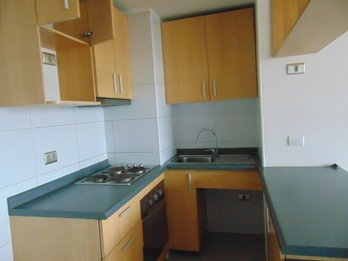 Depto En Arriendo De 2 Dorm 2 Baños. Lomas San Andres