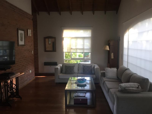 Casa En Venta En 27/422 Y 426 Villa Elisa - Alberto Dacal Propiedades