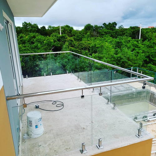 Balcones Con Vidrio Templado Flotante Y Pasamanos En Acero