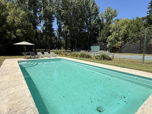 Encantadora Casa Quinta A La Venta En El Prestigioso Barrio La Araucaria| Lobos