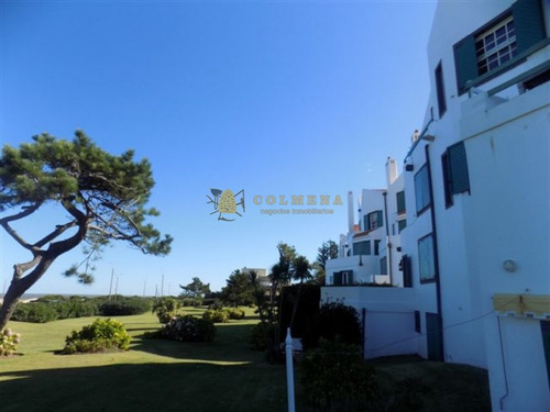 Apartamento En Muy Buena Ubicacion En La Brava, De 3 Dor, 3 Baños Mas Dependencia Con Baño, Y Cochera Techada. Consulte!!!!!!- Ref: 2063