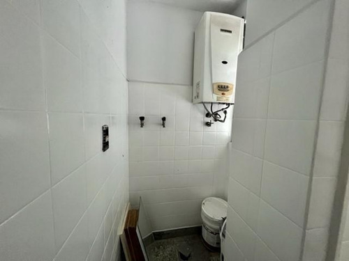 Imagen 8 de 10 de Departamento De 3 Ambientes Con Balcon - Muy Luminoso - Coghlan