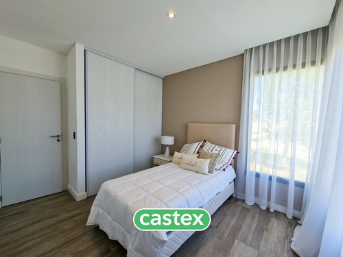 Imagen 25 de 30 de Casa De 4 Dormitorios Fondo A Espacio Verde En Venta En Terralagos