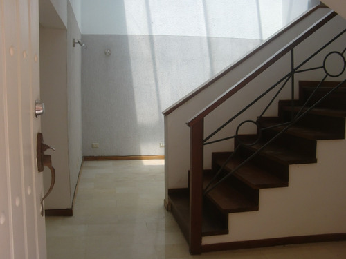 Lomas De Chuao Espectacular Casa Calle Privada Vigilancia Piso Y Escaleras De Mármol Area Verde 4 Puestos De Estacionamientos