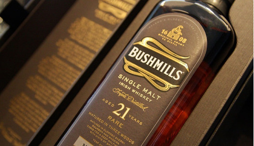 Imagen 3 de 10 de Whisky Bushmills 21 Años Single Malt 700ml En Estuche