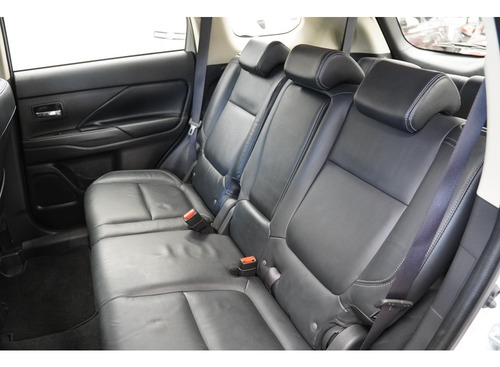 Mitsubishi Outlander 2.2 MIVEC DI-D DIESEL HPE-S AWD AUTOMÁTICO