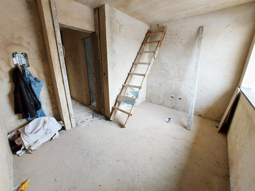 Oportunidade Lindo Sobrado À Venda, Com 02 Quartos, Em Rua Tranquila No Bairro Novo B, No Sitio Cercado. - Ca01142 - 68897332