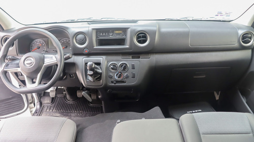 Nissan Urvan 2.5 Panel Amplia Aa Mt