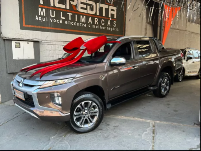 Mitsubishi L200 TRITON 2.4 16V TURBO DIESEL SPORT HPE-S CD 4P 4X4 AUTOMÁTICO