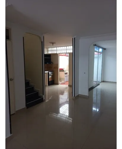 Venta De Casa Los Guaduales, Norte De Cali, 4987.