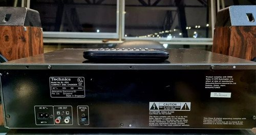 Compact Disc Player Technics Sl-pd5 Cd 5 Discos Cont Remoto (Usado)