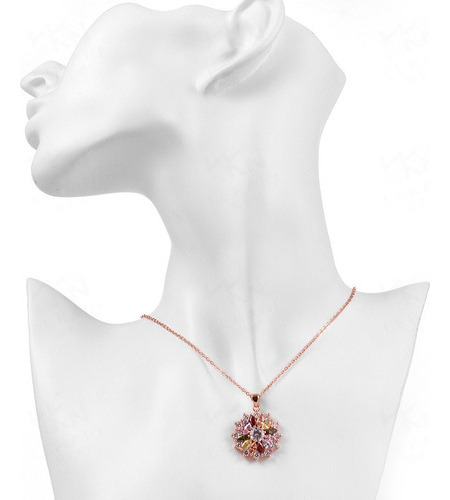 Collar Flor De Circón: Elegancia Floral En Tu Cuello 