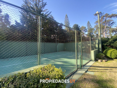 Punta Del Este, Importante Residencia Con Piscina Y Cancha De Paddle