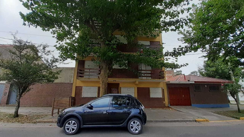 Imagen 2 de 6 de Departamento Al Frente Con Gas Natural