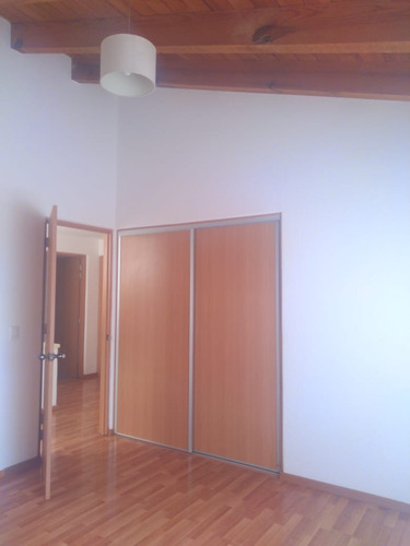 Rento Hermosa Casa Fracc. Exclusivo En El Pueblito Lm