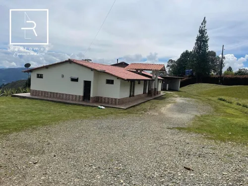 Casa En Arriendo En La Catedral. Cod A107801
