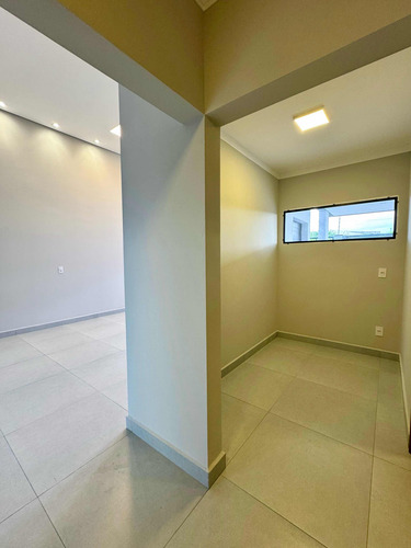 Linda Casa Térrea Com 3 Dormitórios