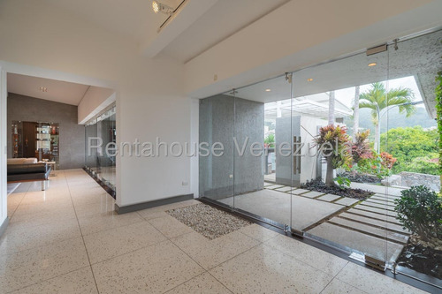 Se Ofrece En Venta Espectacular Y Hermosa Casa Quinta Ubicada En Los Geranios En El Hatillo
