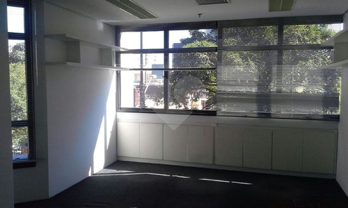 Conjunto Com 70m² De Área Útil, Com 2 Wcs Masculino E Feminino, Copa E Vagas Na Garagem - 353-im121730
