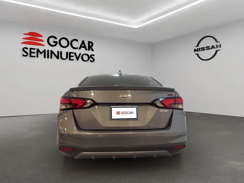 Nissan Versa SR CVT