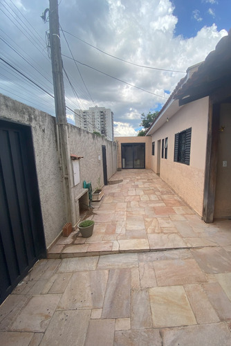 Casa Térrea Com Área Gourmet Com Churrasqueira E Varanda - Venda Ou Troca